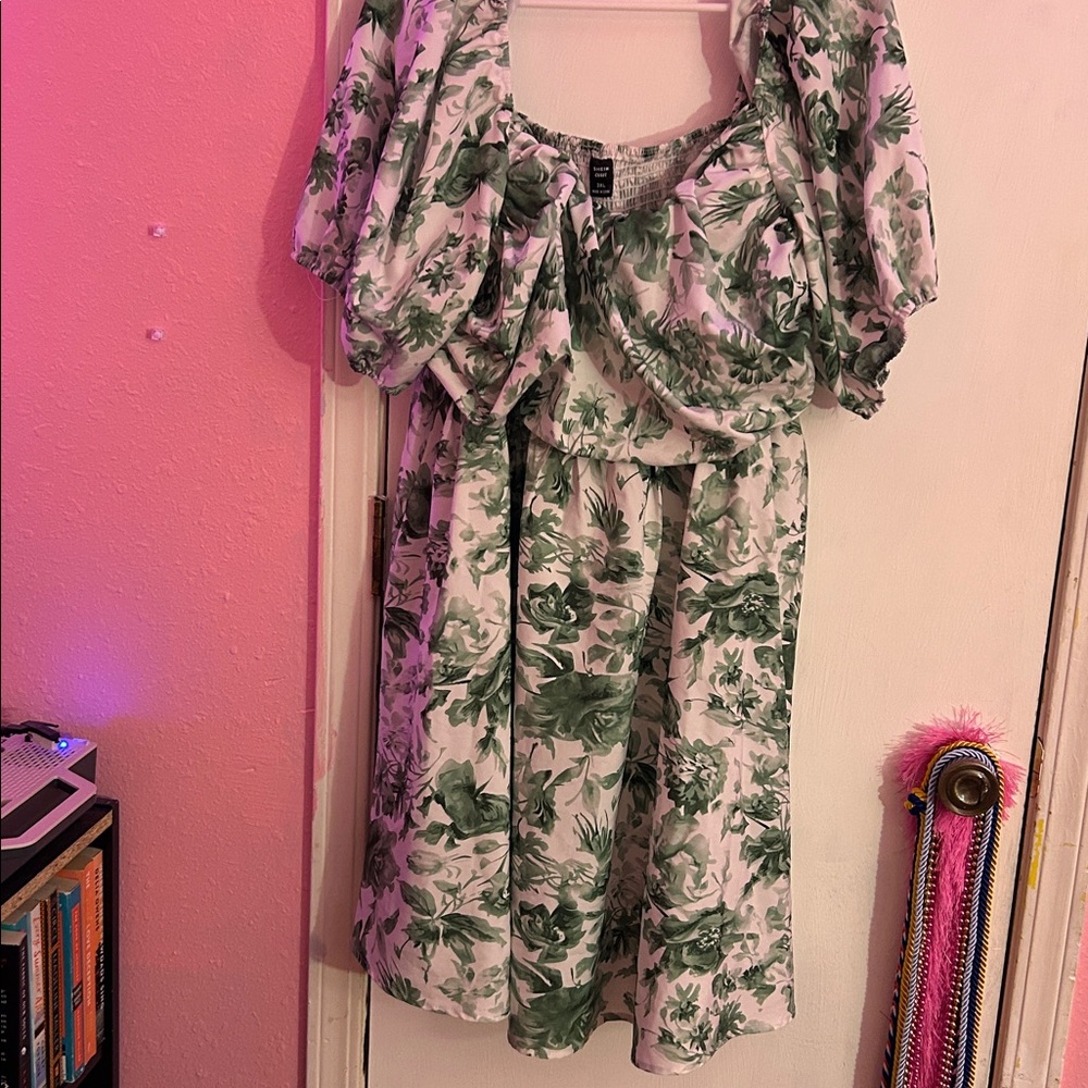 SHEIN Green Floral Mini Dress